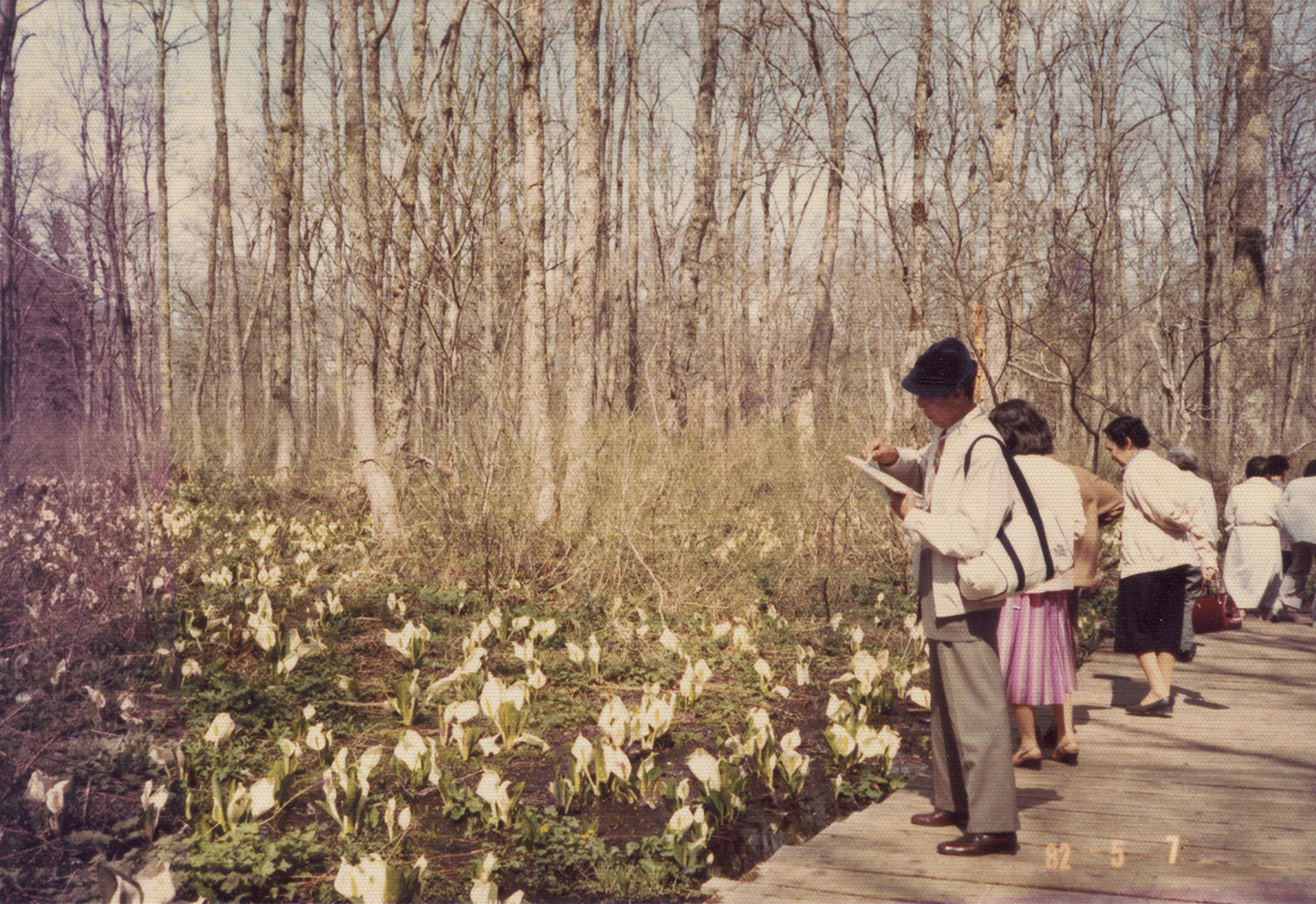 1982年 何德來於海芋田寫生

藝術家家屬收藏